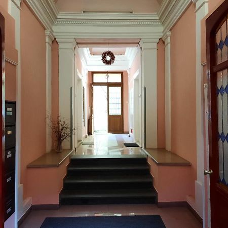 Downtown Prague Minimalistic Room In Flatshare Extérieur photo