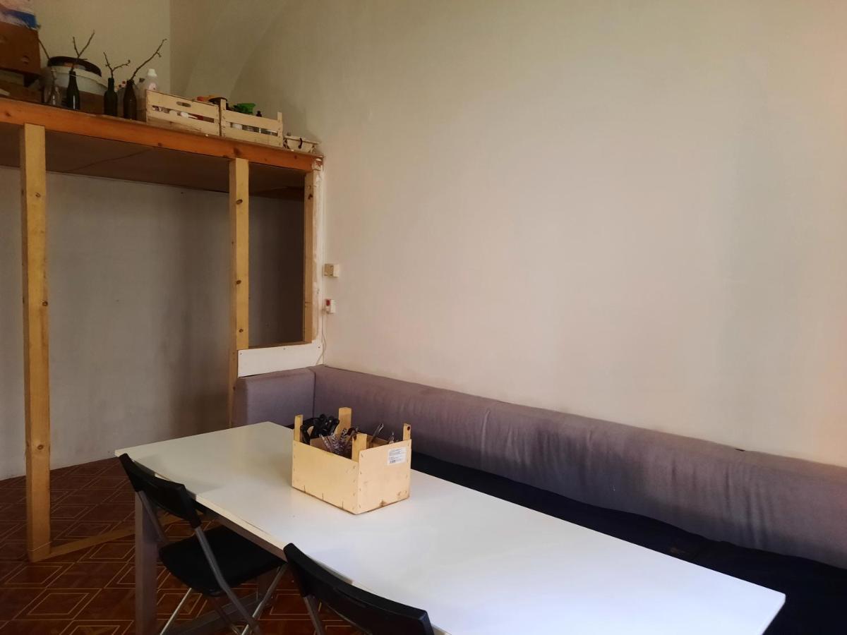 Downtown Prague Minimalistic Room In Flatshare Extérieur photo