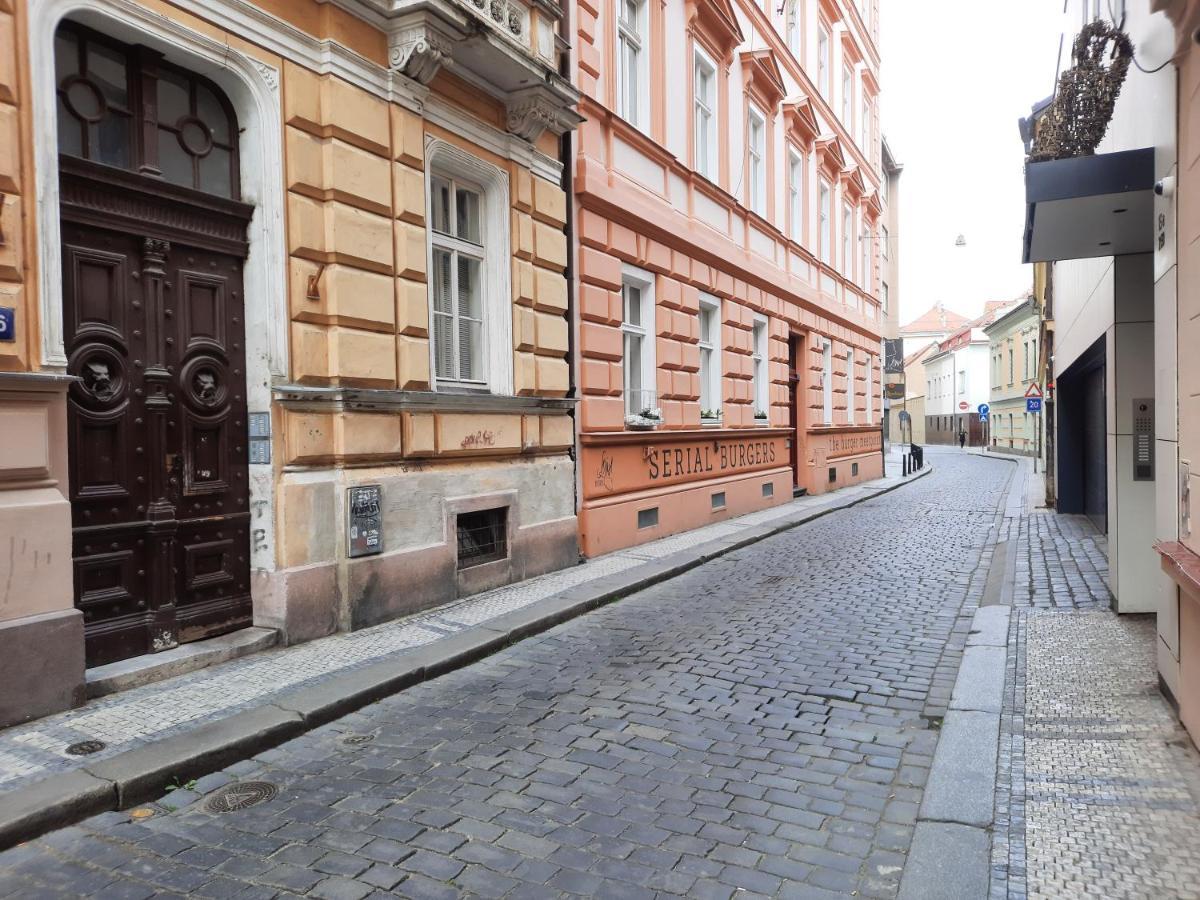 Downtown Prague Minimalistic Room In Flatshare Extérieur photo