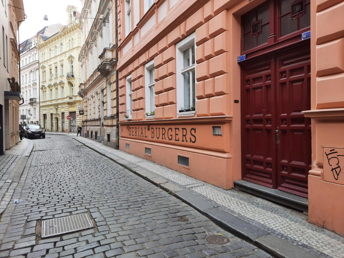 Downtown Prague Minimalistic Room In Flatshare Extérieur photo