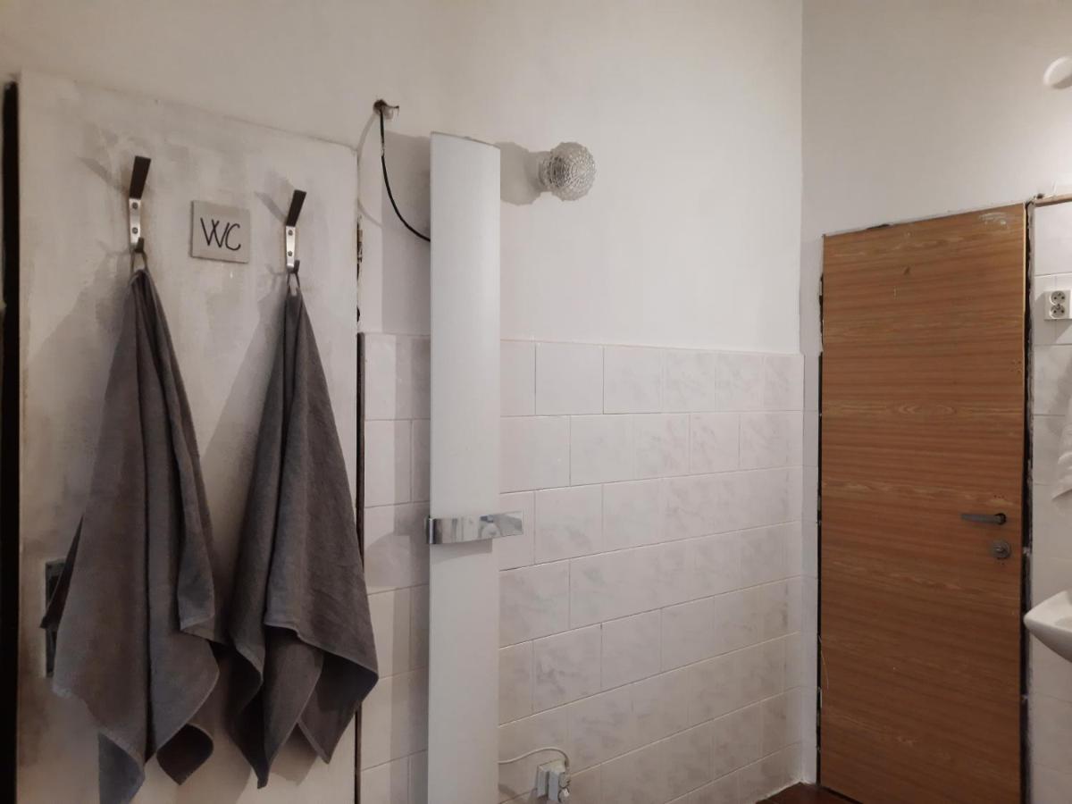 Downtown Prague Minimalistic Room In Flatshare Extérieur photo